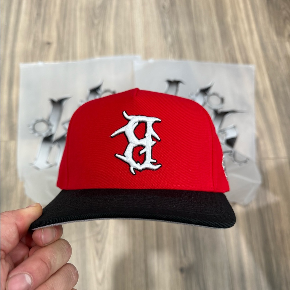 Kill the Hype LA B red hat
Brand new with tags never tried on